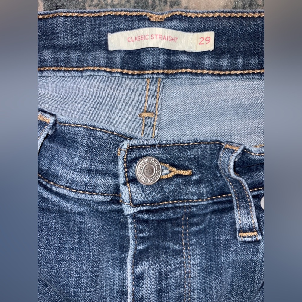 Levi's Classic Women’s Straight Denim Jeans